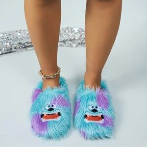 NWOT Woman’s Monster Slippers